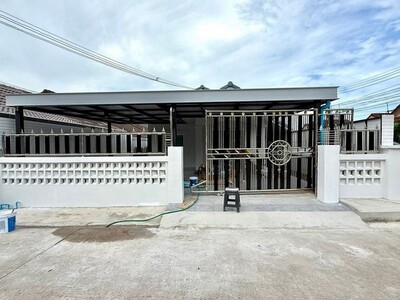 บ้านเดี่ยวหมู่บ้านรัตนากร 3 ซอยเนินพลับหวาน ใกล้พัยากลาง ราคาดี