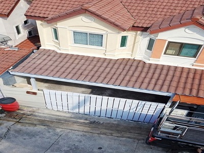 เฉลิมพระเกียรติ ร.9 51-57ใกล้สวนหลวง ร.9 700 ม.ทาวน์เฮาส์ 2 ชั้น 