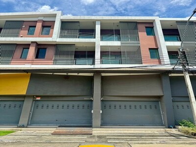 ขายด่วน! ตึกโฮมออฟฟิศ 3.5 ชั้น 2 หลังติดกัน