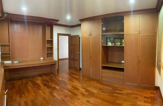 C2572 ให้เช่าบ้านเดี่ยว 2 ชั้น ย่านสุขุมวิท ซอยเอกมัย10 ใกล้รถไฟฟ้า BTSเอกมัย 