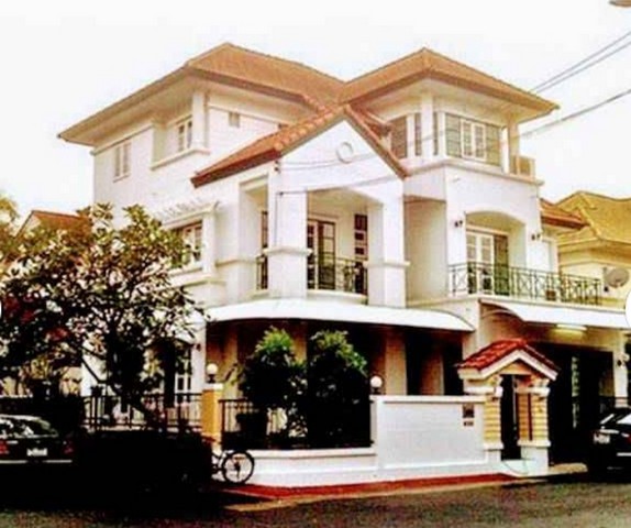 ให้เช่าบ้านเดี่ยว3ชั้น มัณฑนา สวนหลวง ร9 มี 7 ห้องนอน 4 ห้องน้ำ 