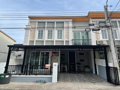 ให้เช่าทาวน์เฮ้าส์ 2 ชั้นห้องมุม 2 ห้องนอน Golden Town บางนา-สวนห