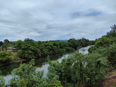 ขายที่ดินติดแม่น้ำ แควใหญ่ กาญจนบุรี 20 ไร่ บรรยากาศดี น้ำใส เหมาะสร้างบ้าน ทำการเกษตร ทำรีสอร์ท 