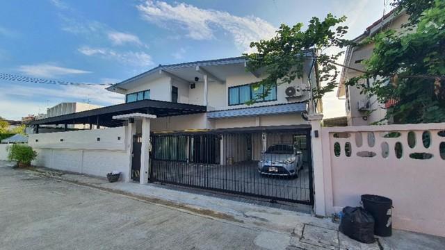 ให้เช่าบ้านเดี่ยว 2ชั้น  ลาดพร้าว โชคชัย4 ขนาด 5 ห้องนอน 5 ห้องน้ำ พื้นที่ใช้สอย 300 ตรม. เนื้อที่ 100ตารางวา เหมาะทำโฮมออฟฟิศและพักอาศัย 