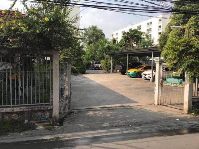 ขายที่ดิน 333 ตรว. พร้อมบ้านเช่าชั้นเดียว 11 ห้อง ซอยลาดพร้าว 101 เหมาะสร้างบ้าน Apartment หรือสำนักงาน