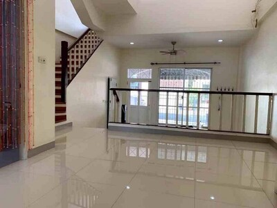 P957 ให้เช่าทาวน์โฮม บ้านกลางเมืองพระราม9-ศรีนครินทร์ 