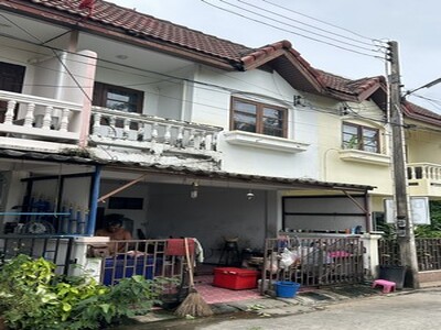 สำหรับนักลงทุน ทาวน์โฮม 2 ชั้น ขายพร้อมผู้เช่า ซอยดิษพล 1 