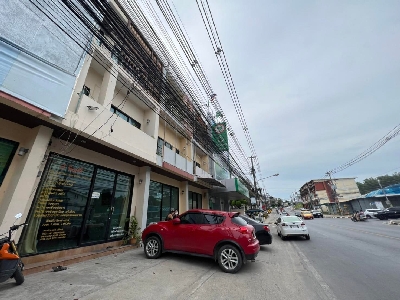 Commercial building available for rent 3 bedrooms 3 bathrooms BoPhut, Koh Samui, Surat Thani 