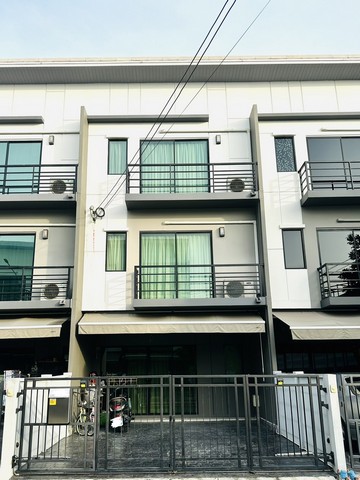 ขายบ้านกลางเมืองปิ่นเกล้า จรัญ ทาวน์โฮม 3 ชั้น ใกล้สถานีรถไฟฟ้าสายสีแดง  อ.บางกรวย จ. นนทบุรี