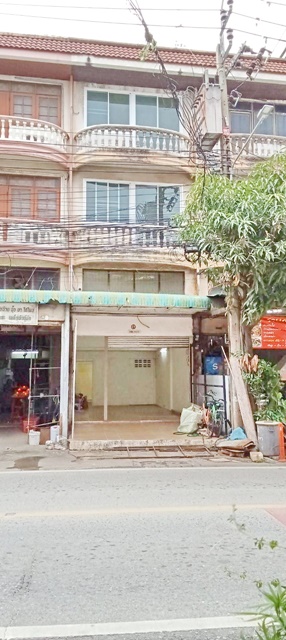 รักสัตว์ PTT ตลาดพระราม5 อาคารพาณิชย์ให้เช่า 3 ชั้นครึ่ง  ถนนกาญจนาภิเษกแค่ 30 เมตร 17 ตรว. วัดศรีประวัติ  เทพศิรินทร์ นนทบุรี 