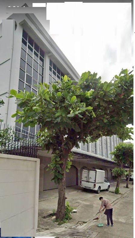 ให้เช่าอาคารพาณิชย์ 4.5ชั้น อ่อนนุช40 ถนนสุขุมวิท77 มี7 คูหาตีทะลุถึงกัน พื้นที่ทั้งหมด 1,960 ตารางเมตร มีลิฟต์ขนส่งสินค้า  จอดได้ 7 คัน