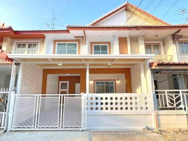 ขายทาวเฮ้าส์ 2 ชั้น หมู่บ้านพฤกษา10 ไทรน้อย นนทบุรี 