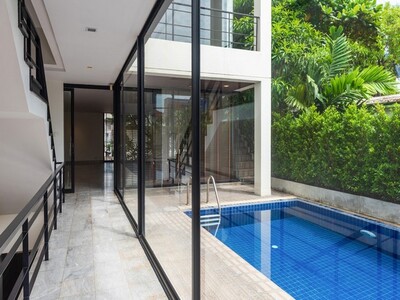 ให้เช่าบ้านเดี่ยว4ชั้นใจกลางอารีย์เขตพญาไท4นอนพร้อมสระส่วนตัว