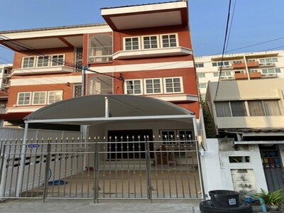 ให้เช่าทาวโฮม 3 ชั้น 4ห้องนอน 5ห้องน้ำ ลาดพร้าวซอย 29 เขตจตุจักร 