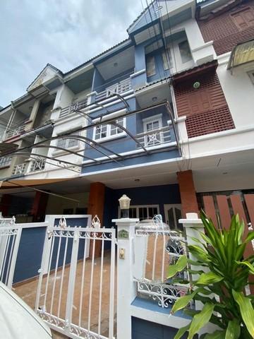 ให้เช่าทาวน์เฮ้าส์ 3 ชั้น 4 ห้องนอน ใกล้เลียบด่วน เกตุนุติ เชอมิเน่ ลาดพร้าว87 ใกล้ CDC 