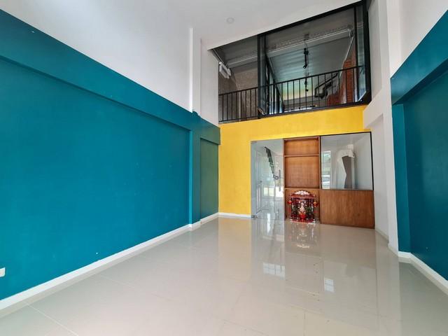 C2822 ให้เช่าและขายโฮมออฟฟิศ 3 ชั้นครึ่ง โครงการMetro Biz Town แจ้งวัฒนะ3 ปากเกร็ด หลังมุม