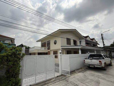 ให้เช่าบ้านเดี่ยว ซอยรามอินทรา 5 ใกล้รถไฟฟ้าสถานีรามอินทรา 3 