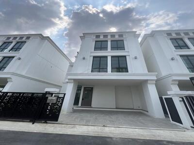 ให้เช่าบ้านเดี่ยว 3 ชั้น The Master เอกมัย สุคนธสวัสดิ์ 25