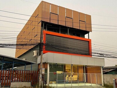 ตึก 2 ชั้นครึ่งกสวยบิ้วอินทั้งหลังแต่งครบสวยจัดเต็ม