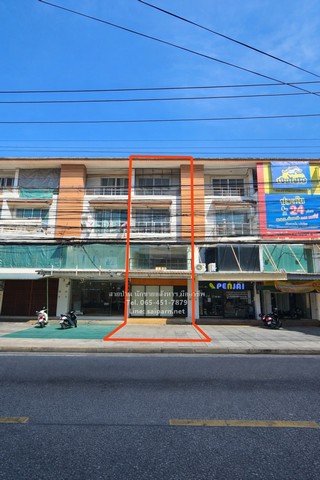 ขายอาคารพาณิชย์ 4 ชั้น ทำเลทอง รัชดา–ลาดพร้าว เหมาะสำหรับค้าขาย หรือทำออฟฟิศดีมาก อาคารอยู่ริมถนน พร้อมพื้นที่จอดรถเข้า-ออกสะดวก 