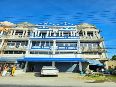 รพ.สามพราน ถ.เพชรเกษม  ให้เช่าตึกแถว 5ชั้น ตลาดนัดเปโตร 1.4กม.