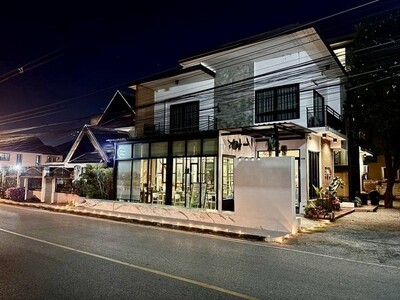 Apartment​ 3 ชั้น มีลานจอดรถ เฟอร์นิเจอร์ครบ อำเภอเมือง