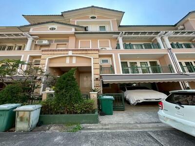 ให้เช่าทาวน์โฮมหรู 4 ชั้น 3 นอน คริสตัล วิลล์ Crystal Ville เลียบ