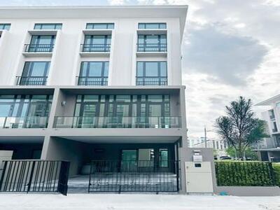 ให้เช่าทาวน์โฮม 4 ชั้น พาทิโอ รัชโยธิน พหลโยธิน 32 ใกล้เมเจอร์รัช