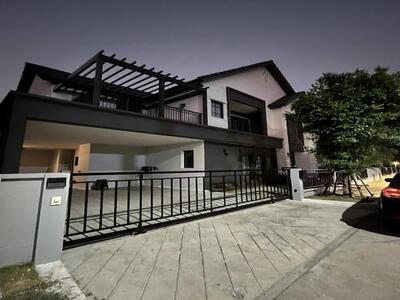 ให้เช่าบ้านเดี่ยว 2 ชั้น 303 ตร.ม. CENTRO BANGNA หลังเมกะบางนา