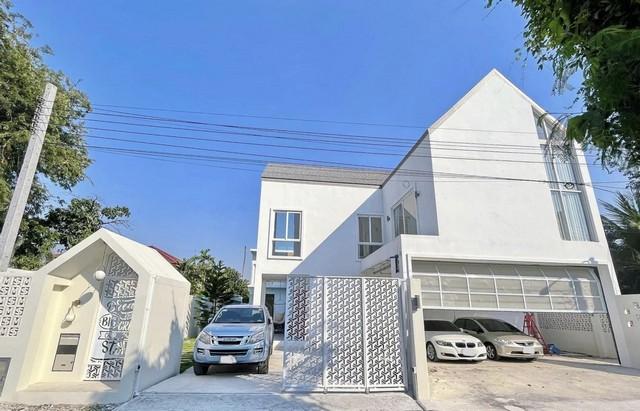 BH2068 ให้เช่า-ขาย บ้านเดี่ยว 3ชั้น มีสระว่ายน้ำส่วนตัว ย่านถนนราชพฤกษ์ ตกแต่งสวยพร้อมอยู่