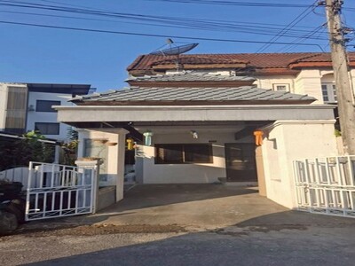 ทาวน์เฮ้าส์ 2 ชั้น บ้านสภาพดี พร้อมอยู่ ทำเลดี กุลพันธ์วิลล์4 แม่