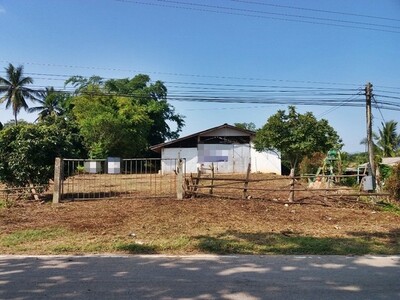 ขายโกดังพร้มที่ดิน ถนนบ้านน้ำแวน-บ้านทุ่งหล่ม อำเภอเชียงคำ  พะเยา