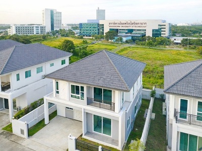  ม.เทคโนโลยีมหานคร บิ๊กซี ให้เช่าคฤหาสน์ 4 นอน ตลาดหนองจอก 1 กม.