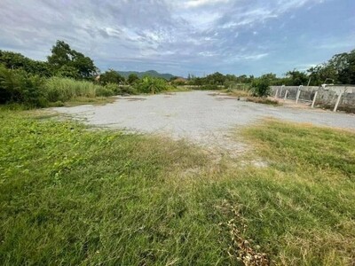 ขายที่ดินเปล่าแปลงสวย ทำเลดี โซนบางแสน แสนสุข ชลบุรี 