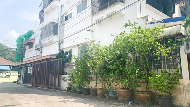 ทาวน์เฮ้าส์ 3 ชั้นหลังมุม รัตนาธิเบศร์ - ติวานนท์ ใกล้ สถานีรถไฟฟ้า สายสีชมพู