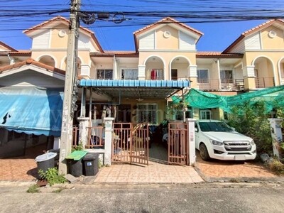 ลดราคา ทาวน์เฮ้าส์ พนาสนธิ์ วิลล่า แพรกษา ซ.8 ราคาถูก