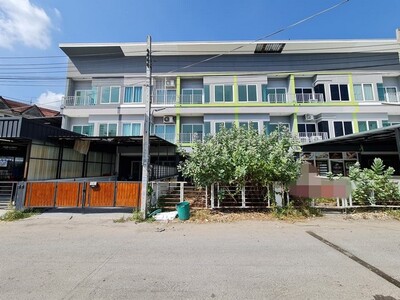 ขายทาวน์เฮ้าส์  หมู่บ้านเดอะ แม็กซ์ ทาวน์โฮม ซอยคู้บอน 27 แยก 36 