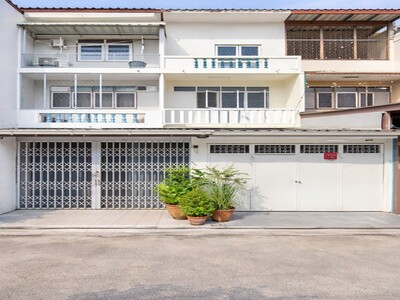 รพ.เวชธานี.ทาวน์เฮาส์ 3 ชั้น แฮปปี้แลนด์ เดอะมอลล์บางกะปิ ถ.ลาดพร