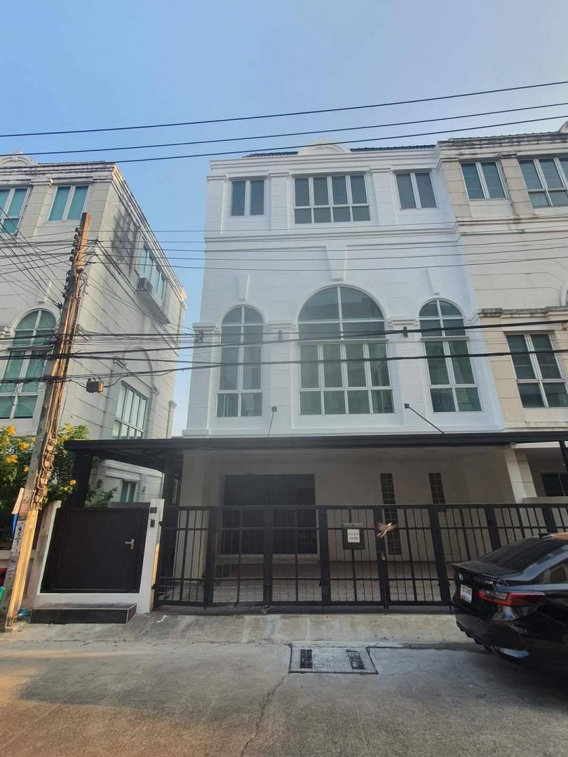 NY-63614 ขาย - ให้เช่า ทาวน์โฮม 3.5 ชั้นหลังมุมรีโนเวทใหม่ เดอะพาร์คลาดพร้าว-วังหิน 76 ใกล้โรงเรียนบดินทรเดชา2