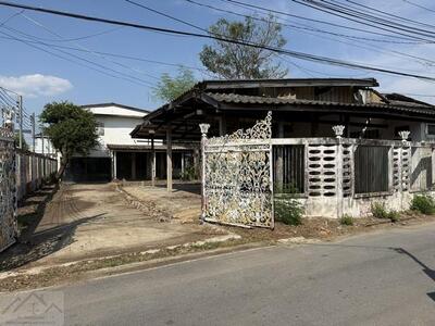 ขายที่ดิน1ไร่กว่าพร้อมสิ่งปลูกสร้างซอยโกสุมรวมใจ37 สีกัน ดอนเมือง