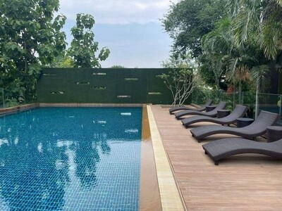 คอนโดหรู บนทำเลศักยภาพ เพดานสูง Stylish Condo สุเทพ