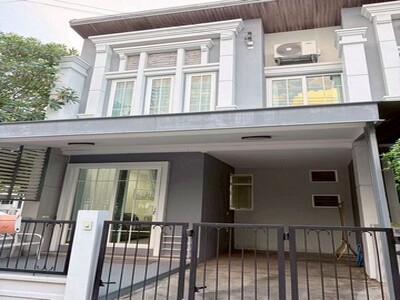 ทาวน์โฮม 2 ชั้น ห้องมุม ทำเลทอง เฟอร์นิเจอร์ครบ บรรยากาศดี รวมโชค