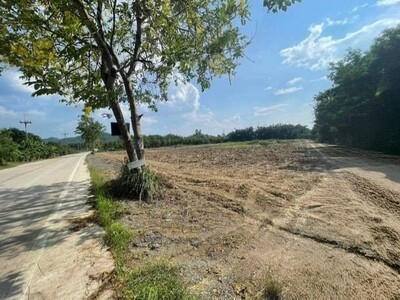 ขายที่ดินสวยบ่อทองชลบุรี​ บนพื้นที่ 13 ไร่ 33 ตรว.