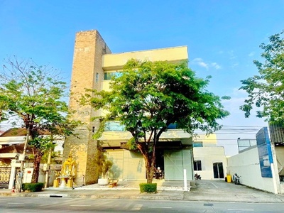 อาคาร ให้เช่าชั้น3 7ห้อง BTS ลาดพร้าว 7 เซ็นทรัล อีสต์วิลล์ 700ม.