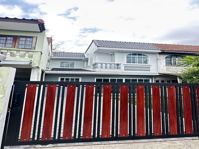 ขายทาวน์เฮาส์ 2 ชั้น หมู่บ้านบัวทอง  จ.นนทบุรี