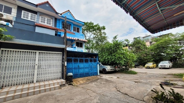 ตลาดสำเพ็ง2 MRT เดอะมอลล์ บางแครร.นานาชาติเลิศหล้า  กาญจนา3-7 ใหม่กิ๊ก 18 ตรว. 3ชั้น 4นอน 3น้ำ 