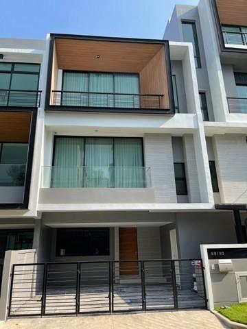 ให้เช่า-ขาย ทาวน์โฮม3 ชั้น ถนนศรีนครินทร์-ร่มเกล้า เนอวานา ดีฟายน์ ศรีนครินทร์-พระราม 9  พื้นที่ใช้สอย 205 ตร.ม. 3 ห้องนอน 3 ห้องน้ำ