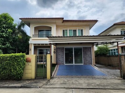 หมู่บ้านภัสสรเพรสทิส  เขตประเวศ กรุงเทพมหานคร 10250