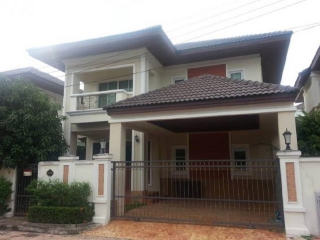  ให้เช่าและขายบ้านเดี่ยว แกรนด์ รอยัล นิศาชล สาธร ติด ถนนกัลปพฤกษ์ เนื้อที่ 72ตรว. 