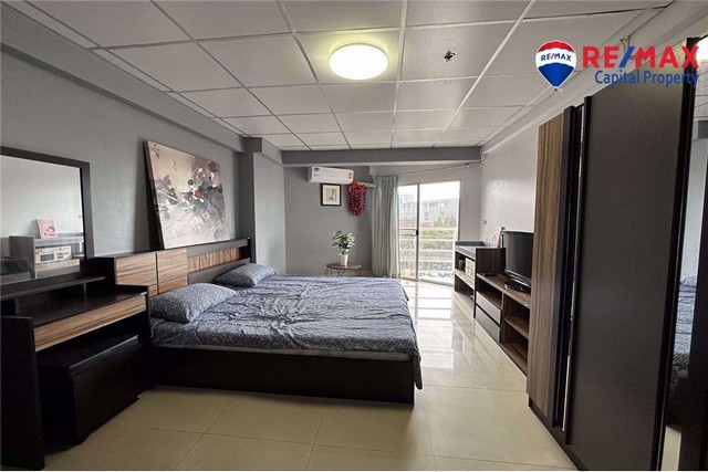 ขาย - จอมเทียน บีช คอนโด ห้องสตูดิโอ วิวสระว่ายน้ำ  